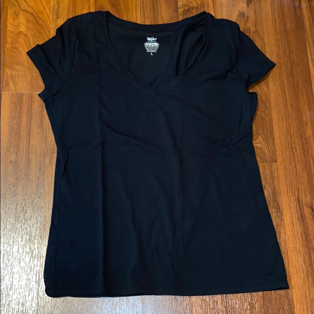 black plain tshirt